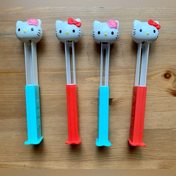 🎀4 Hello Kitty Vintage Pez Dispensers🎀 - Picture 5 of 5